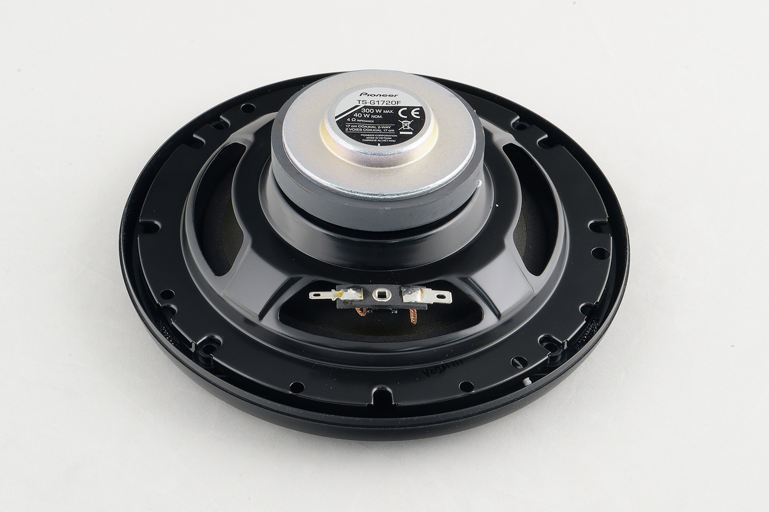 Pioneer | TS-G1720F | 2017г.17см  2-полосн. 40-300W 36-18000Гц 90дБ. глубина уст. 49,7мм | 4