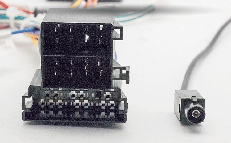 CARAV | VW 16-108 | переходник   VW-SKODA-SEAT 2002+  / ISO-PQ / Power + Speakers + Antenna + CAN | превью 2